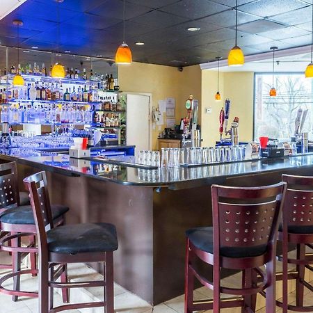 Clarion Hotel Somerset - New Brunswick Bagian luar foto