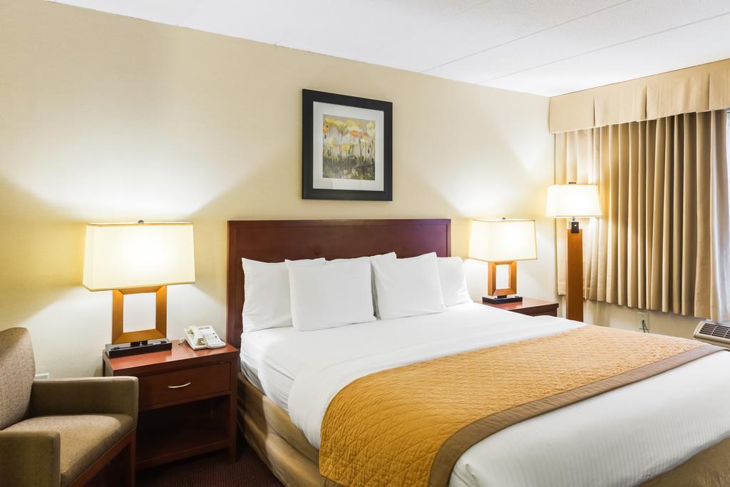 Clarion Hotel Somerset - New Brunswick Bagian luar foto