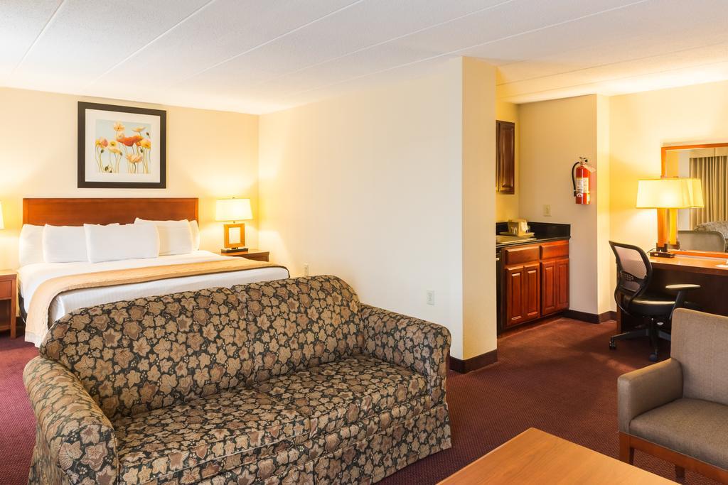 Clarion Hotel Somerset - New Brunswick Bagian luar foto