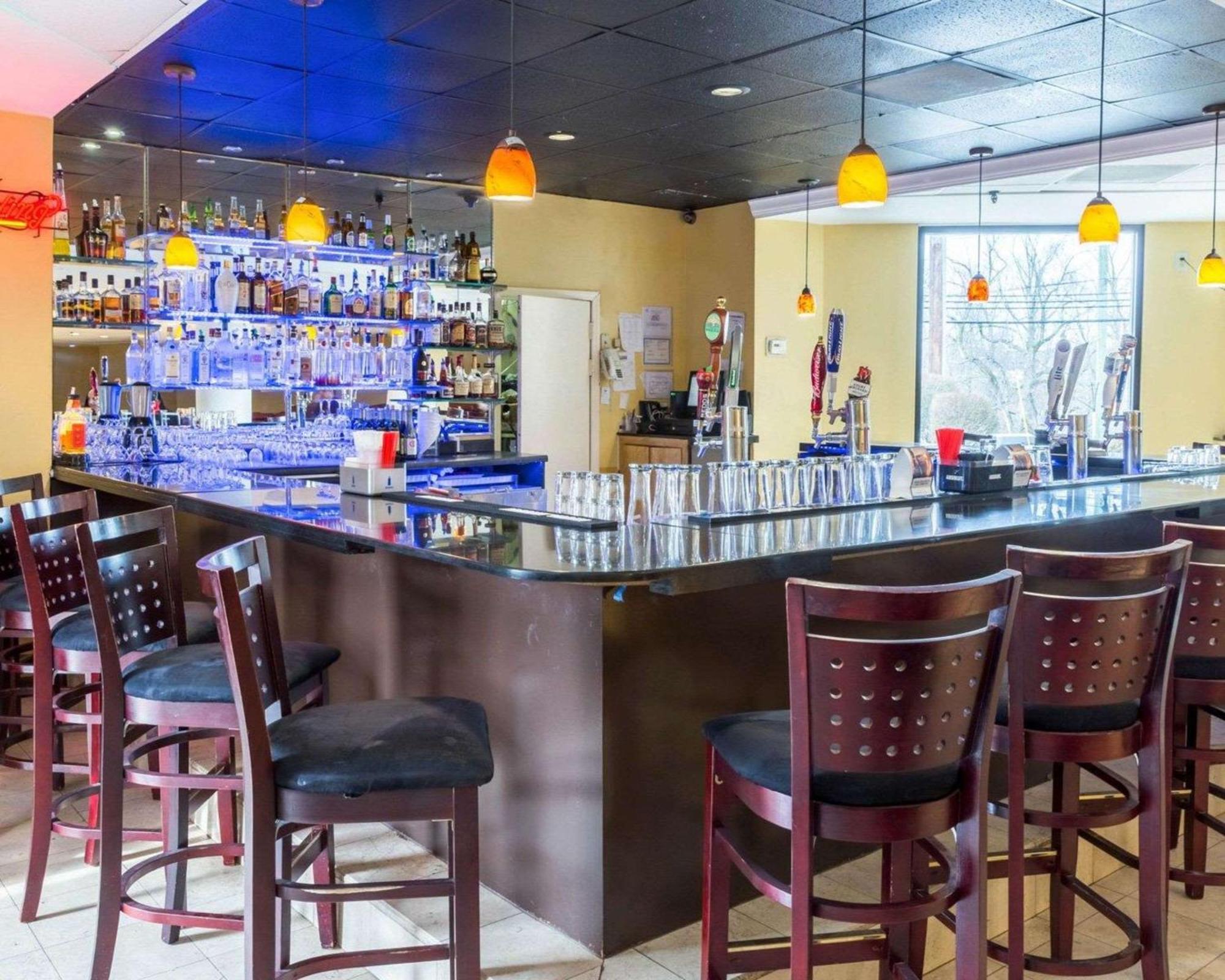 Clarion Hotel Somerset - New Brunswick Bagian luar foto