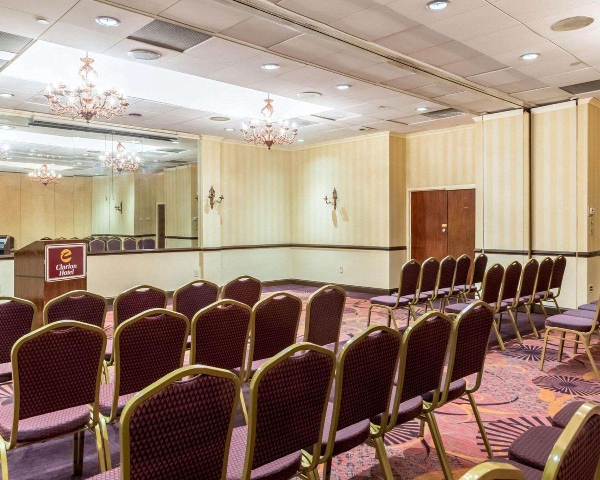 Clarion Hotel Somerset - New Brunswick Bagian luar foto