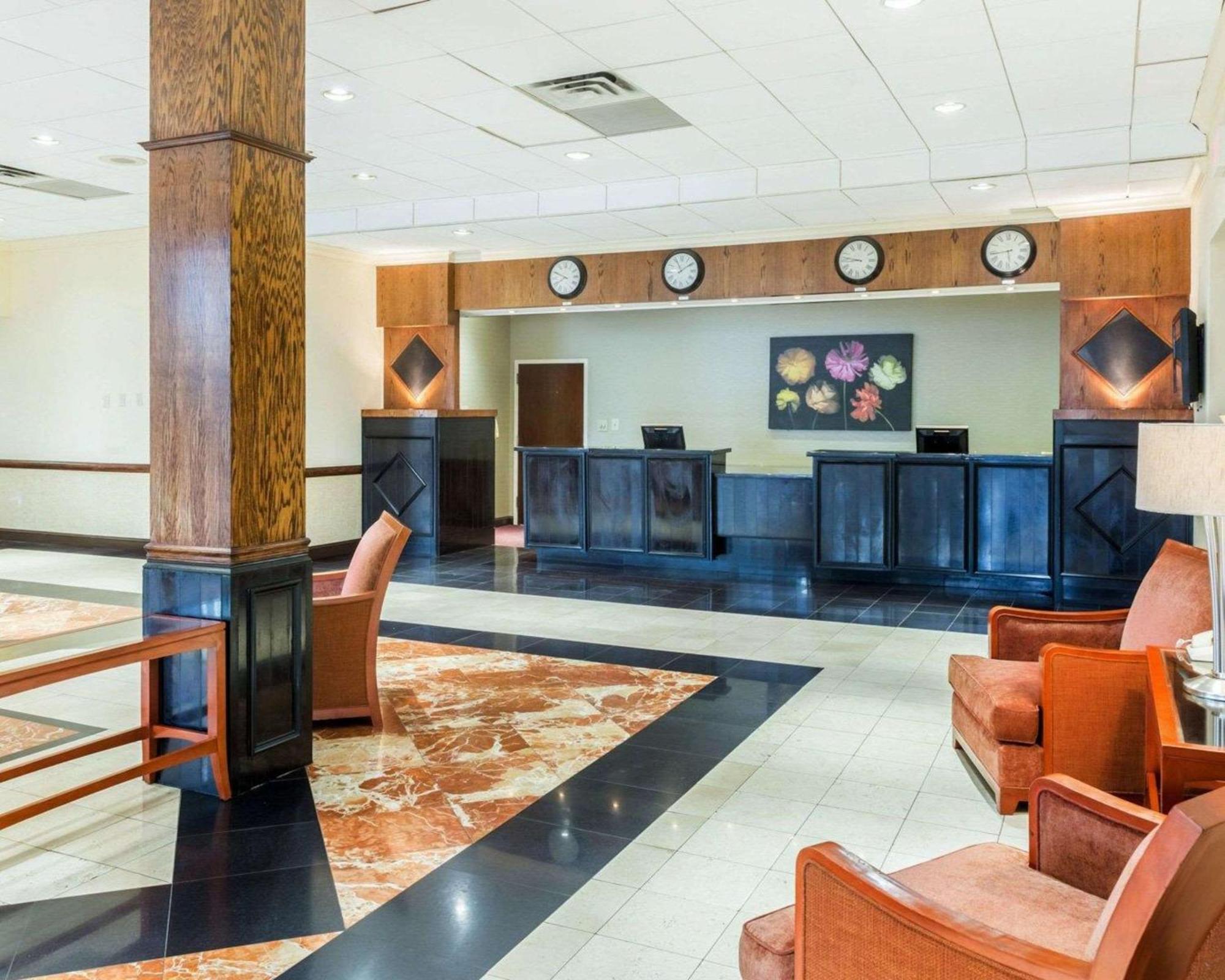 Clarion Hotel Somerset - New Brunswick Bagian luar foto