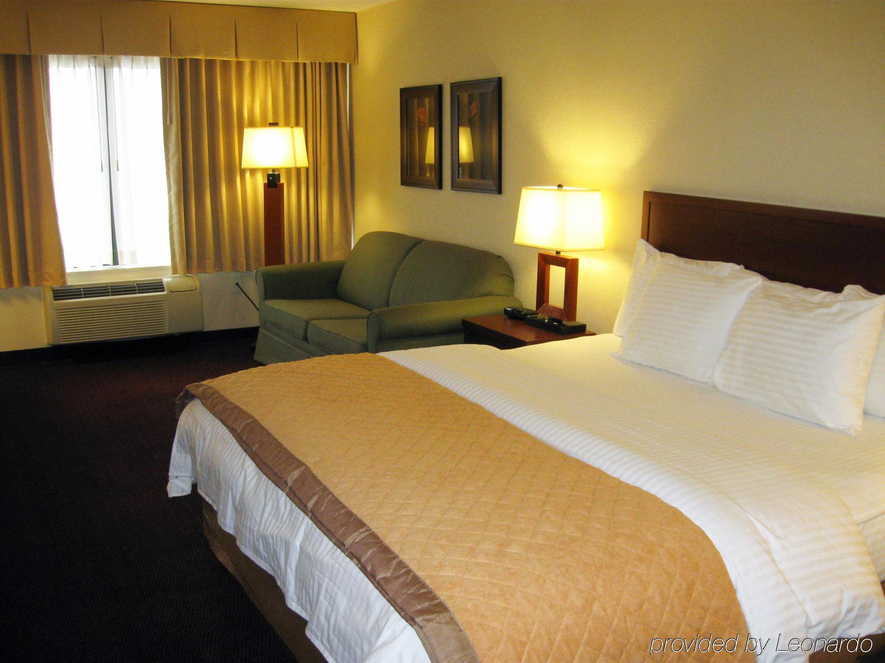 Clarion Hotel Somerset - New Brunswick Ruang foto