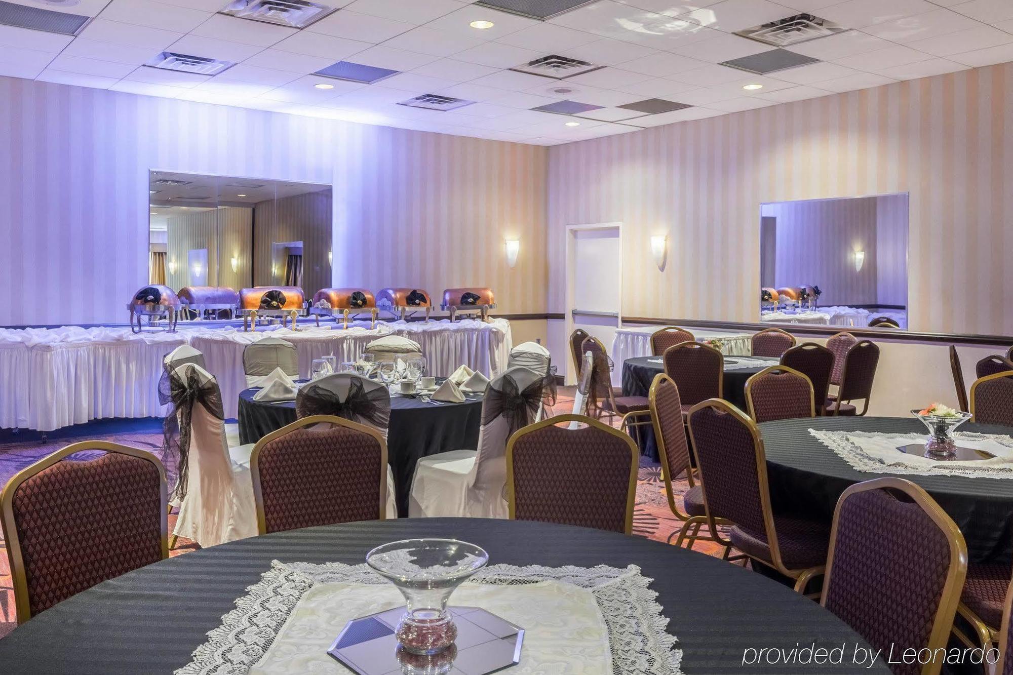 Clarion Hotel Somerset - New Brunswick Bagian luar foto